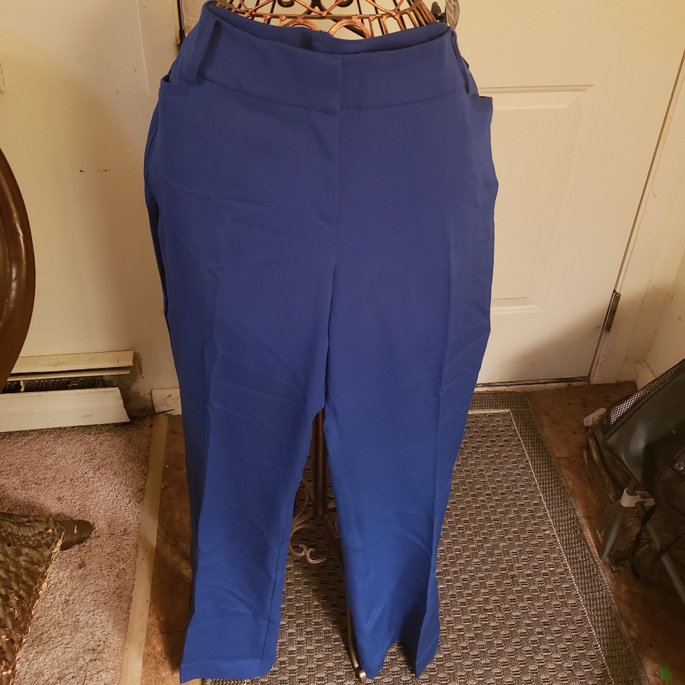 Signature Fit Straight Leg Pants